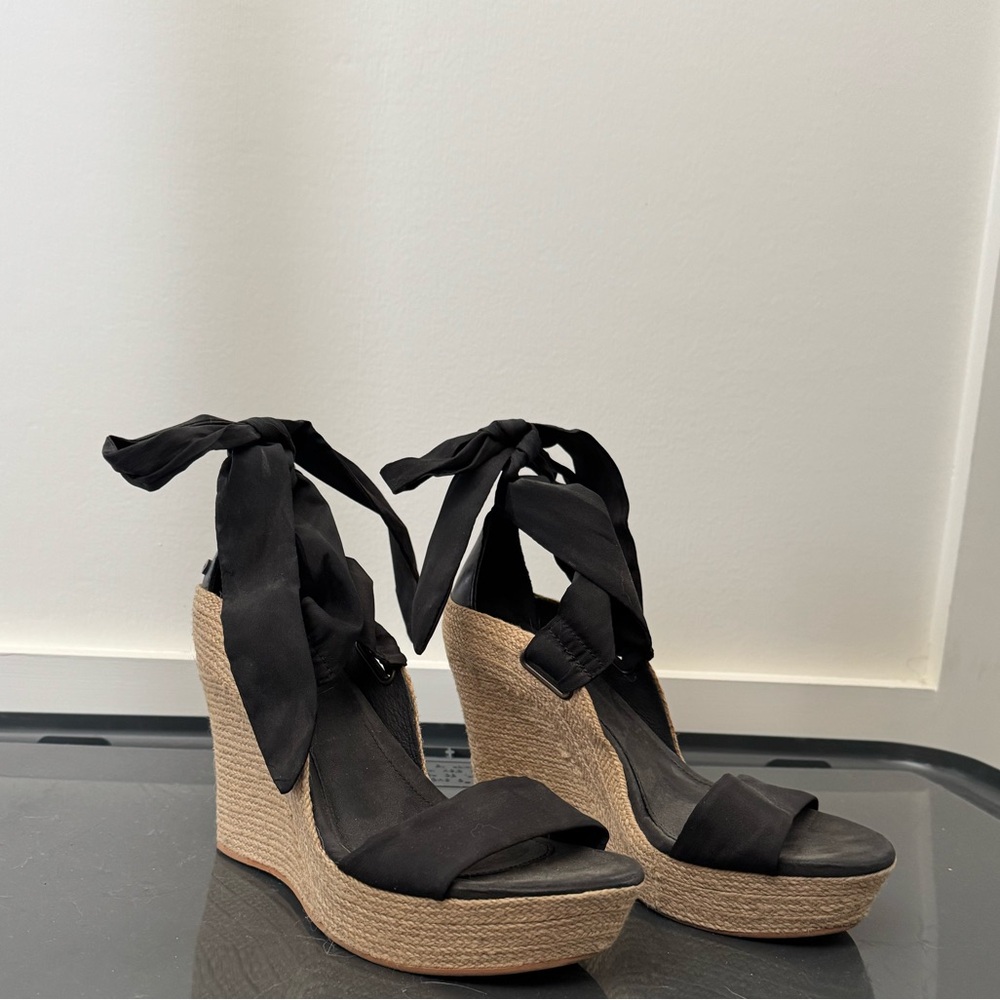 Sz 7.5 black tie up UGG wedge sandal